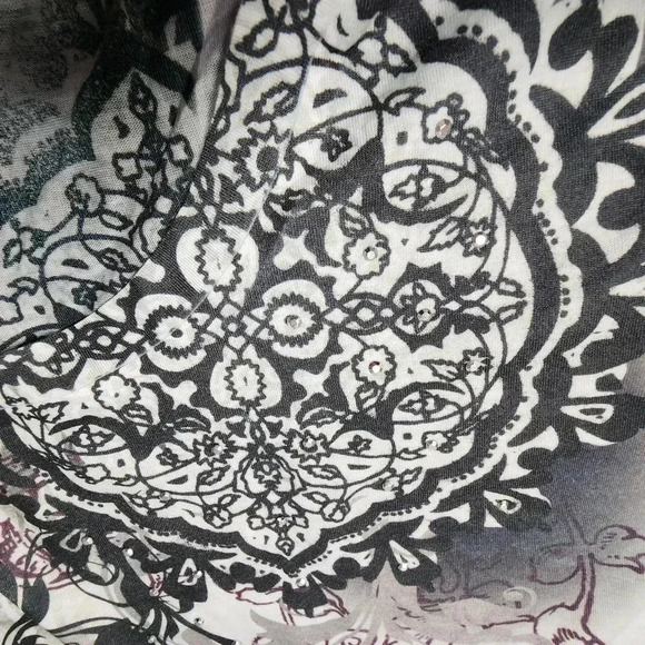 Appreciate Behavior Gray Black With Studs Design Short Sleeve Top Plus Size 3X - Picture 6 of 8